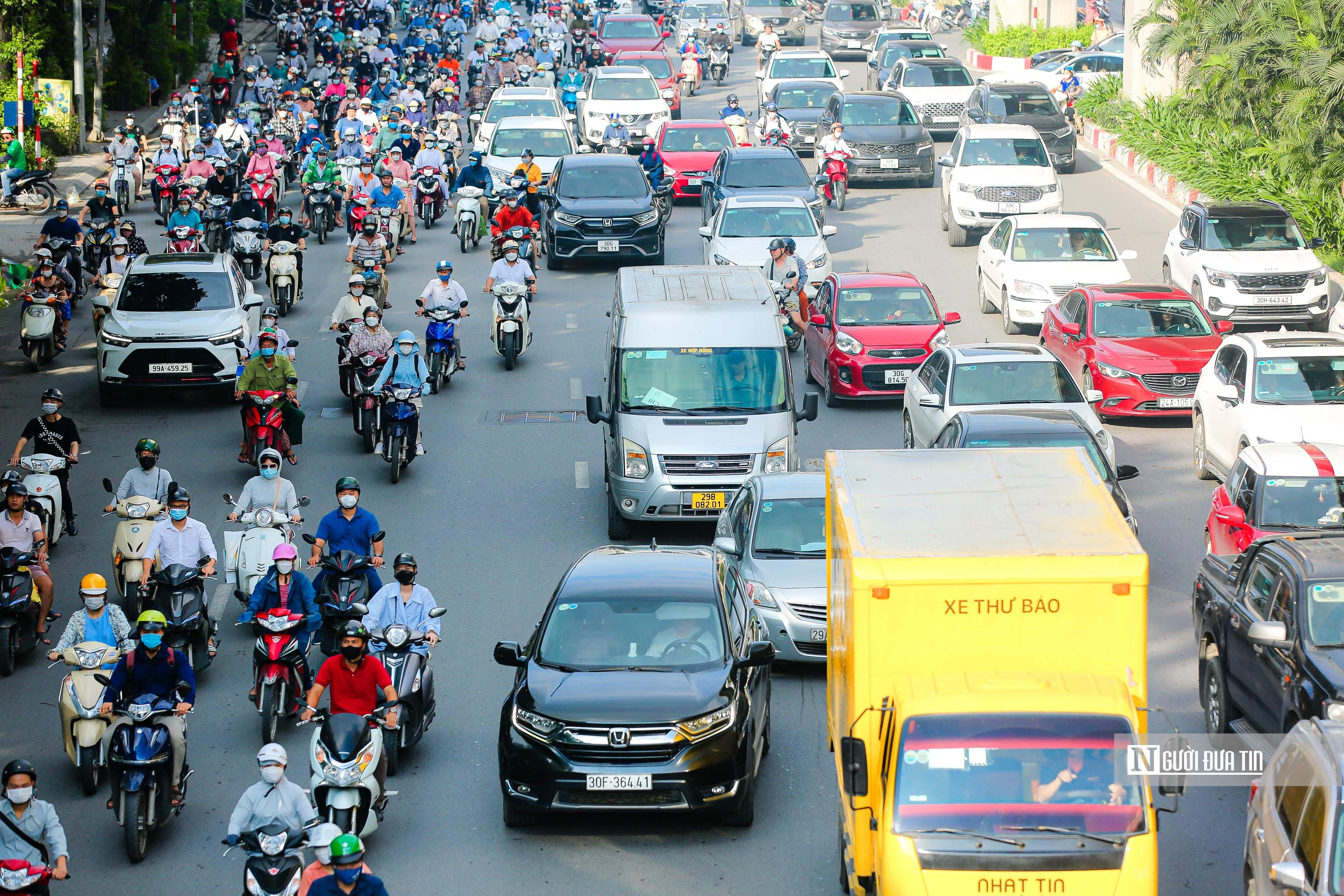 Sự kiện - Nhiều phương tiện vẫn 'lạc lối' sau 3 ngày phân làn đường Nguyễn Trãi (Hình 18).