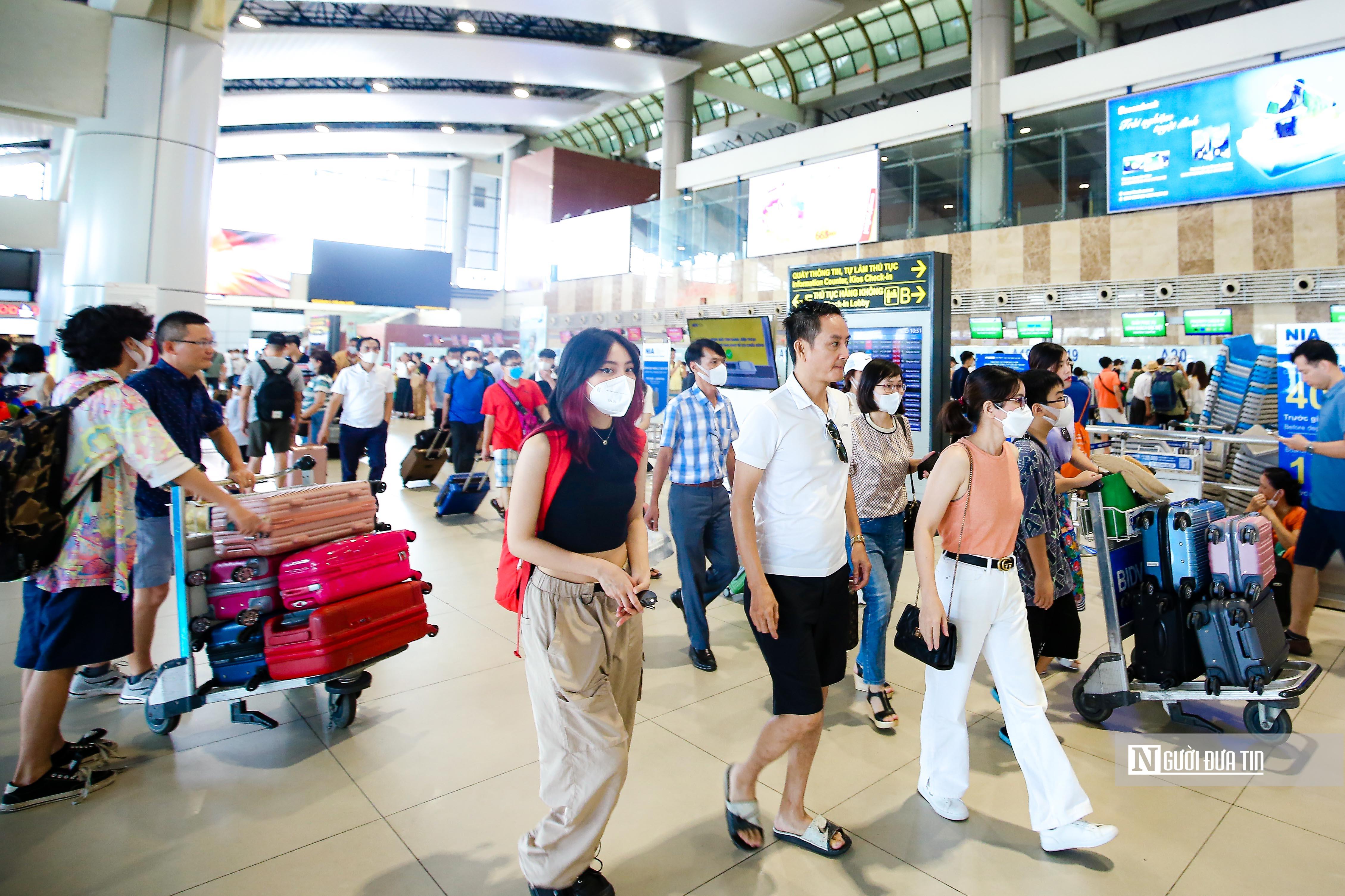 Sự kiện - Sân bay Nội Bài đông đúc ngày đầu nghỉ lễ (Hình 12).