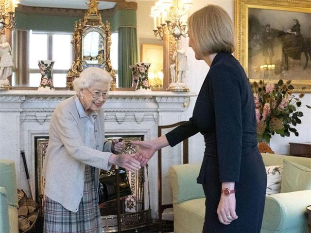 Nữ hoàng Anh Elizabeth II qua đời ở tuổi 96, lãnh đạo thế giới gửi lời chia buồn - Ảnh 15. Nữ hoàng Anh Elizabeth II qua đời ở tuổi 96, lãnh đạo thế giới gửi lời chia buồn - Ảnh 15.