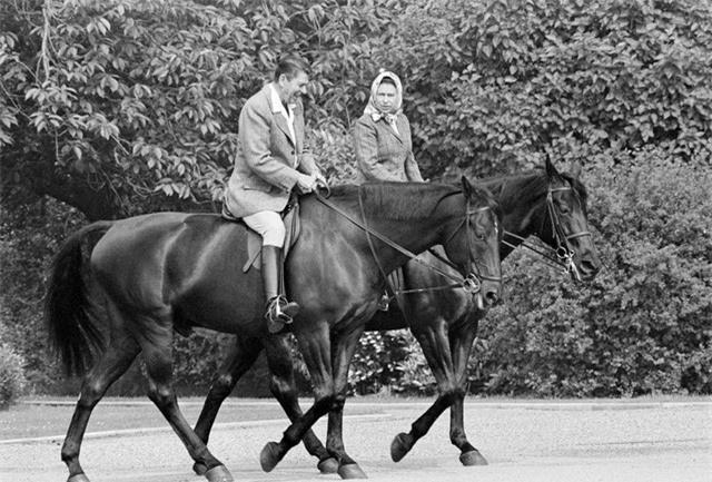 Nữ hoàng Anh Elizabeth II qua đời ở tuổi 96, lãnh đạo thế giới gửi lời chia buồn - Ảnh 4. Nữ hoàng Anh Elizabeth II qua đời ở tuổi 96, lãnh đạo thế giới gửi lời chia buồn - Ảnh 4.