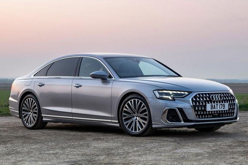 6. Audi A8 Hybrid (giá khởi điểm: 95.900 USD).