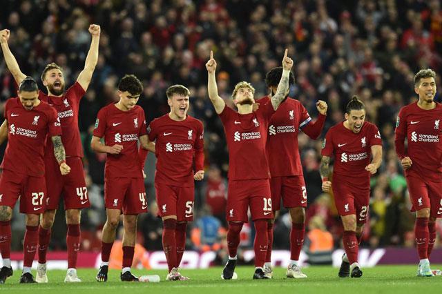 Liverpool nhọc nhằn giành vé đi tiếp