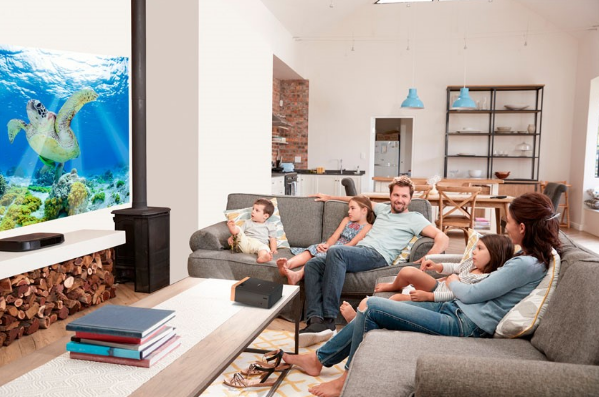 Máy chiếu gia đình Epson Epiq Vision được đánh giá là dòng máy chiếu bán chạy số 1 thế giới 16 năm liền từ 2005 – 2020 (theo nguồn: Futuresource Consulting Limited: 2005-2020).
