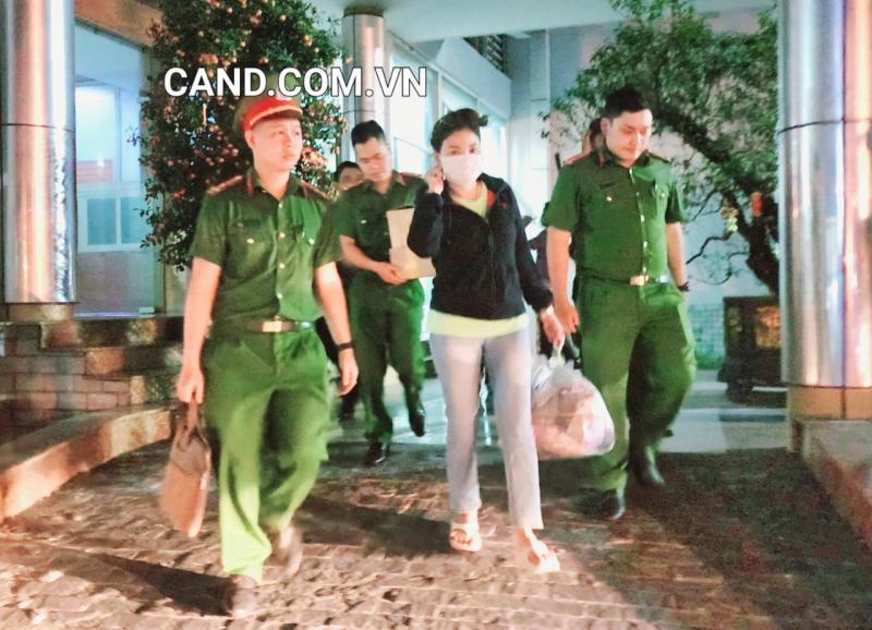 Chân tướng “nữ quái” lừa Thủ quỹ Đại học Bách khoa Đà Nẵng hàng chục tỷ đồng  -0