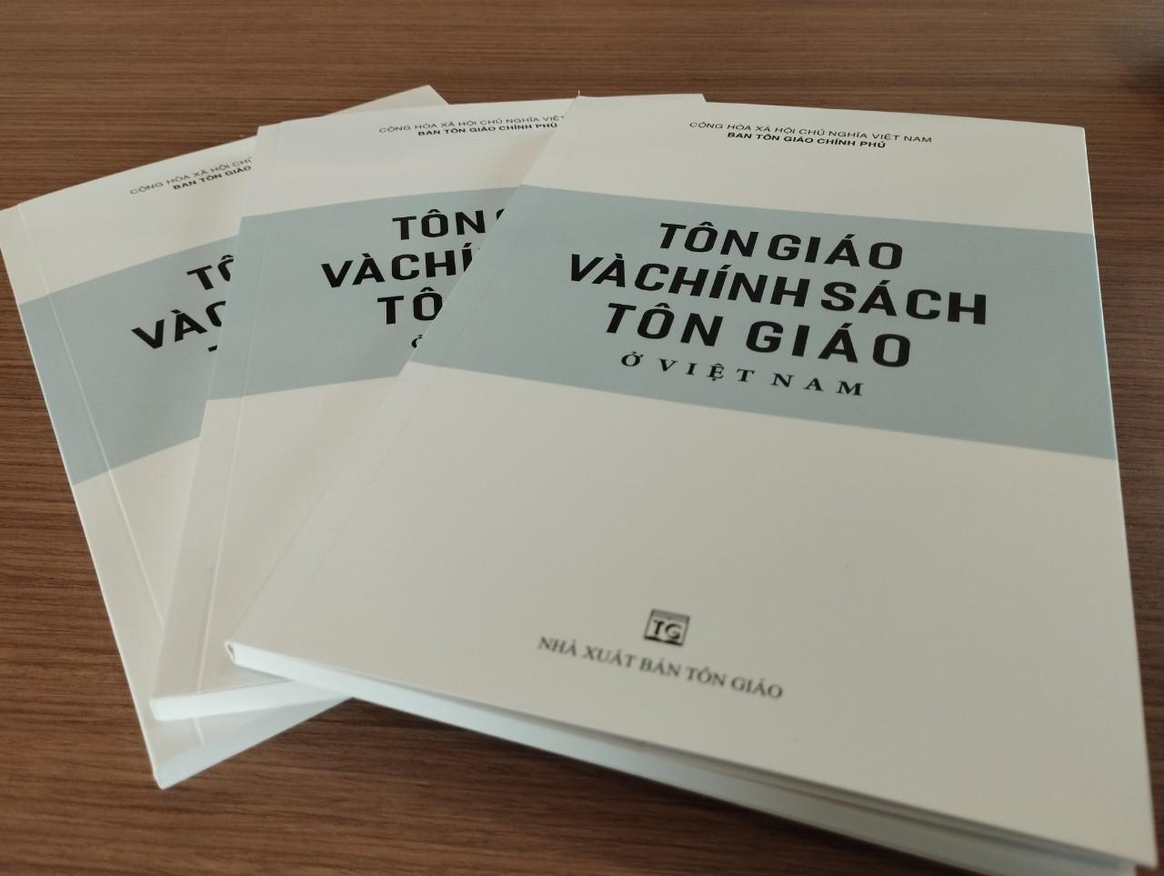 Tiêu điểm - Ra mắt Sách trắng “Tôn giáo và chính sách tôn giáo ở Việt Nam” (Hình 2).