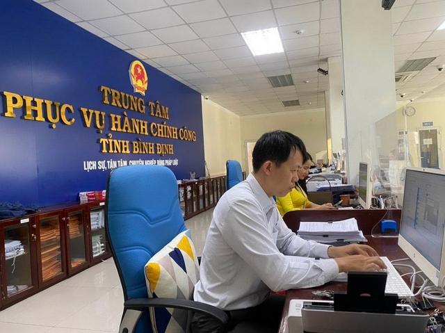 Thay đổi vị trí công tác cán bộ có dấu hiệu sách nhiễu - Ảnh 1.