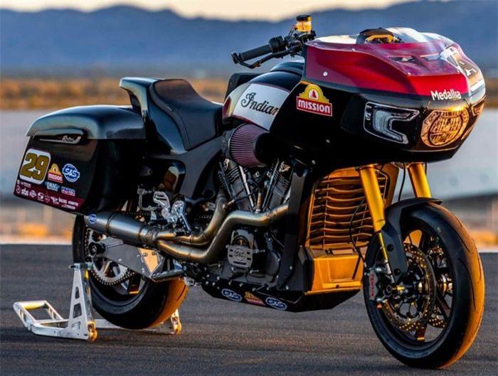 Indian Challenger RR là bản sao chính xác của chiếc xe mà tay đua Tyler O’hara đã sử dụng để giành chức vô địch KotB. 29 chiếc Indian Challenger RR được sản xuất hoàn toàn thủ công do S&S Cycle đảm nhiệm. Có thể coi đây là một phiên bản mang đến cho khách hàng trải nghiệm của