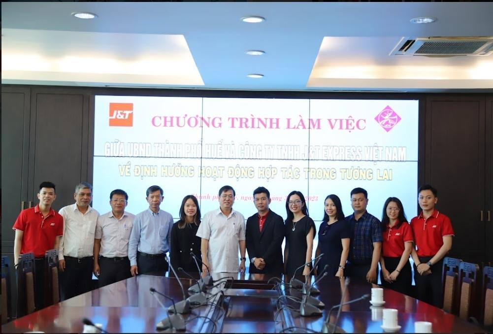 Toàn cảnh buổi làm việc