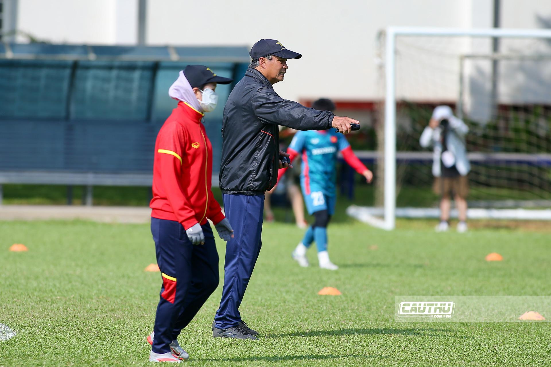 Bóng đá Việt Nam - Đội nắng 36 độ tập luyện, Huỳnh Như muốn thành Vua phá lưới SEA Games (Hình 9).