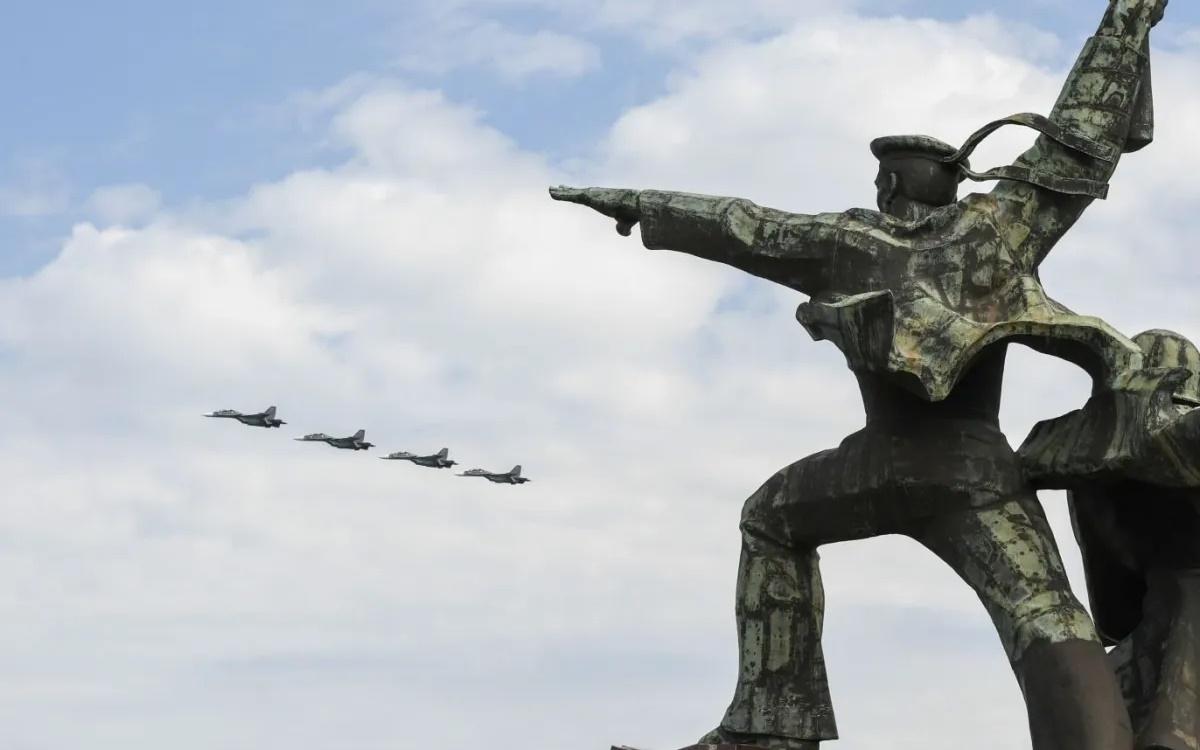 kich ban giao tranh nga - ukraine bung no o crimea va lan rong ra chau Au hinh anh 1