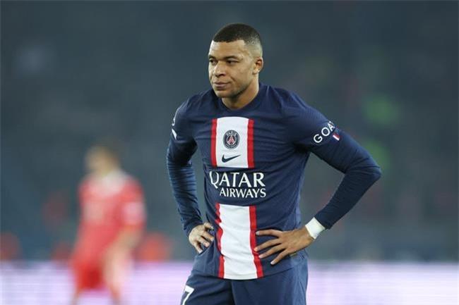 Kylian Mbappe ra quyết định bất ngờ về tương lai tại PSG 1