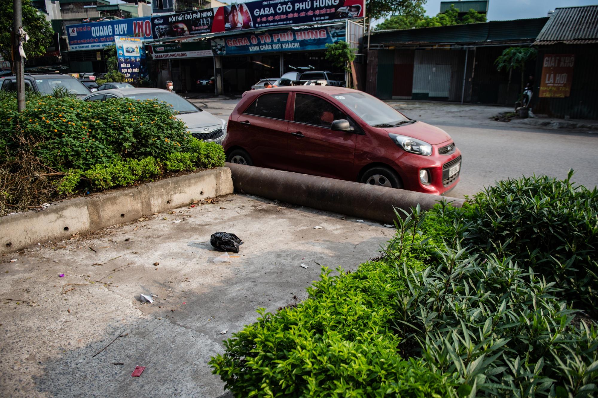 Hà Nội: Tường rào bê tông bất thường cản trở giao thông tại khu vực đường vành đai 2,5. - Ảnh 9.