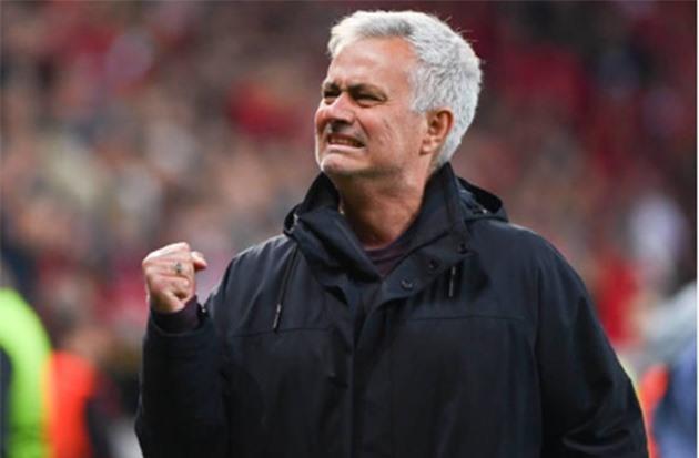 HLV Mourinho làm rõ tương lai với AS Roma 1