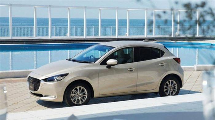 mazda 2 lược bớt phiên bản, giá rẻ như hyundai grand i10