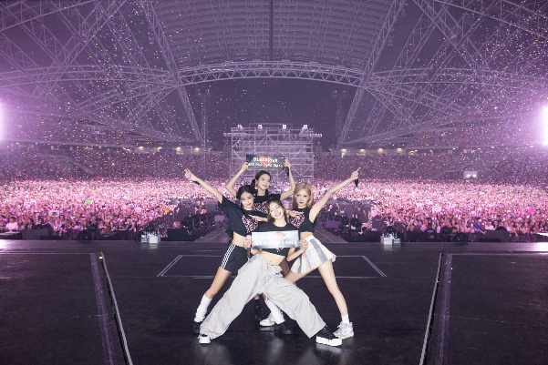 “Cơn sốt” BLACKPINK: Nhóm nhạc nữ thành công nhất mọi thời đại có thể thu về bao nhiêu sau concert World Tour “BORN PINK” tại Hà Nội? - Ảnh 7.