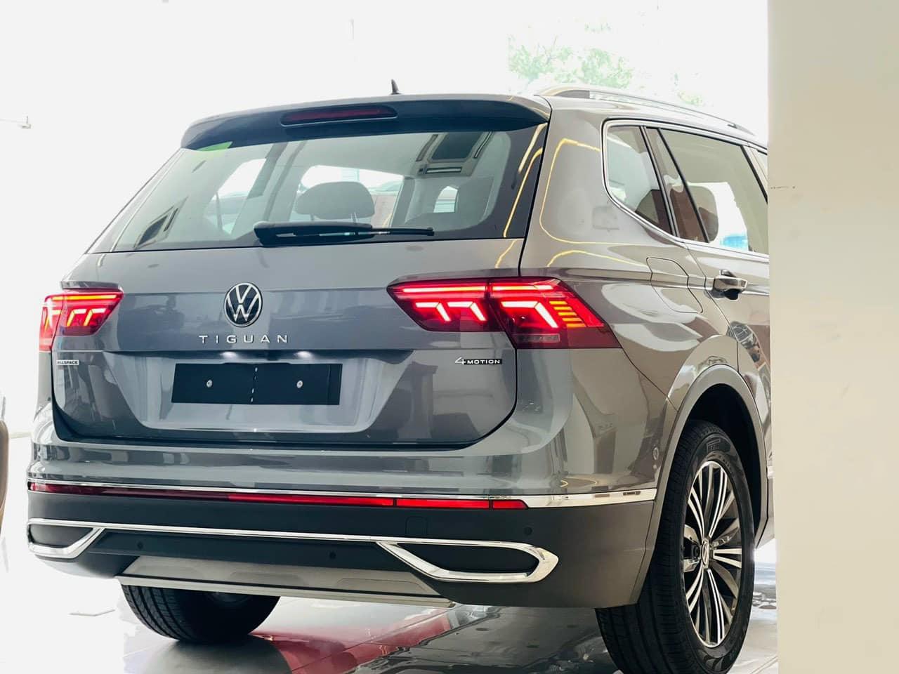 VW Tiguan Allspace giảm giá 400 triệu 'dò đáy' mới tại đại lý: SUV Đức nhập khẩu có giá thực tế rẻ hơn Sorento lắp ráp - Ảnh 5.