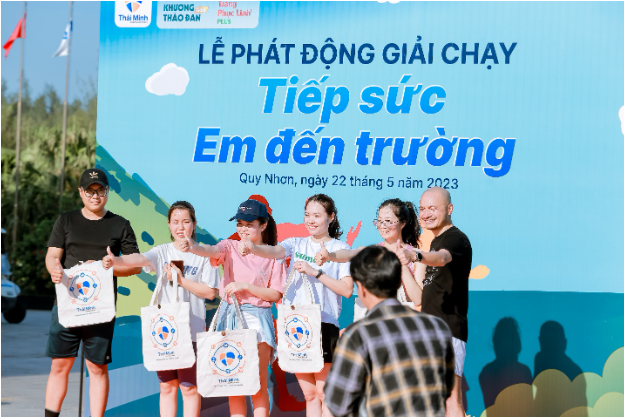 Chủ tịch Dược phẩm Thái Minh được vinh danh Lãnh đạo xuất sắc 2023 - Ảnh 1.