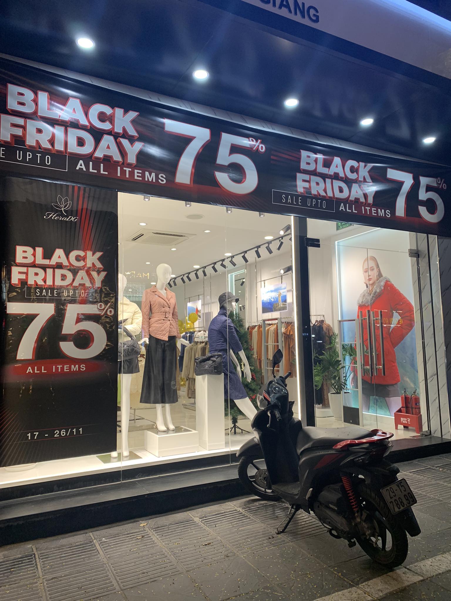 BLACK FRIDAY 2023: Nơi đông vui trẩy hội - chỗ lặng ngắt vắng tanh, sale 80% nhưng chất lượng ''hết hồn''- Ảnh 11.