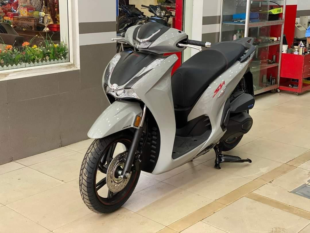 Xả hàng cận Tết, Honda SH 350i bất ngờ "chạm đáy", bán thấp hơn giá đề xuất tới 22 triệu đồng - Ảnh 2.