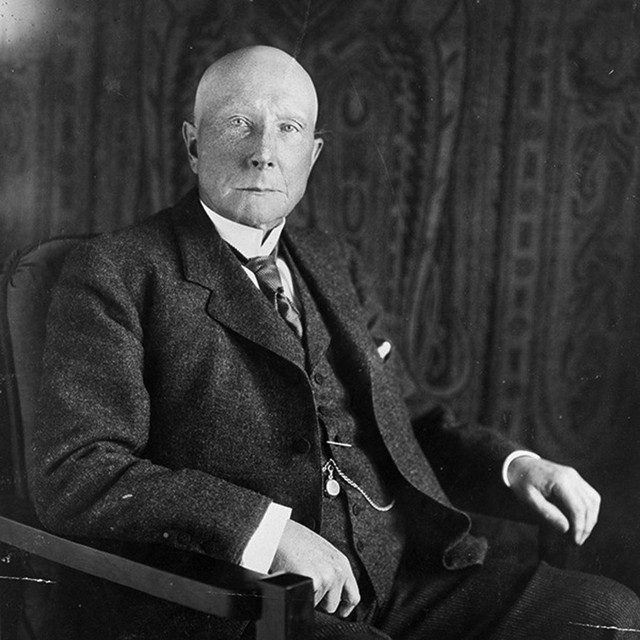 Tỷ phú John Rockefeller: Làm việc chăm chỉ không thể thay đổi nghèo đói, nắm 4 ĐÒN BẨY này mới giúp tiền đẻ ra tiền - Ảnh 2.