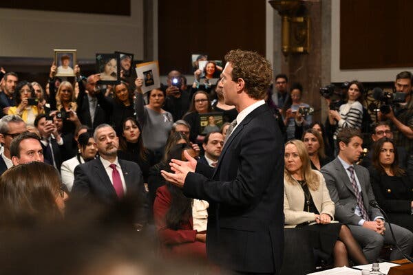 Mark Zuckerberg và 4 CEO vừa được triệu tập tới xem 1 video, chịu chỉ trích thậm tệ suốt 3,5 giờ: Sản phẩm của các anh đang giết người, máu đã dính trên tay các anh - Ảnh 1.