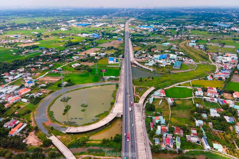 Xuất hiện động thái nhà đầu tư vào “đón sóng” siêu dự án, bất động sản Long An bất ngờ “đổi chiều” đầu năm- Ảnh 2.