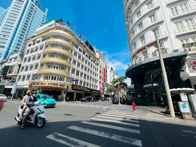 Hết thời ngủ đông, các thương hiệu trở lại “giành nhau” thuê mặt bằng trung tâm Tp.HCM