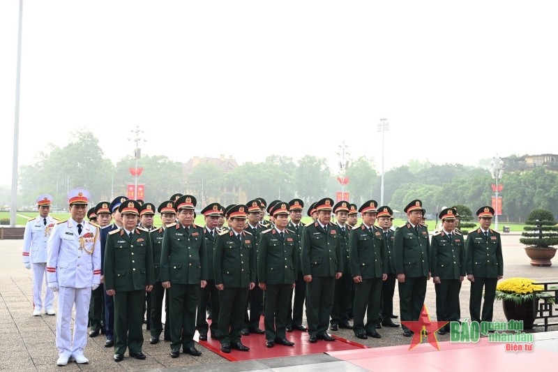 Lãnh đạo Đảng, Nhà nước, Quân đội vào Lăng viếng Chủ tịch Hồ Chí Minh