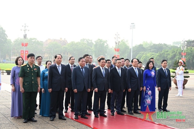 Lãnh đạo Đảng, Nhà nước, Quân đội vào Lăng viếng Chủ tịch Hồ Chí Minh