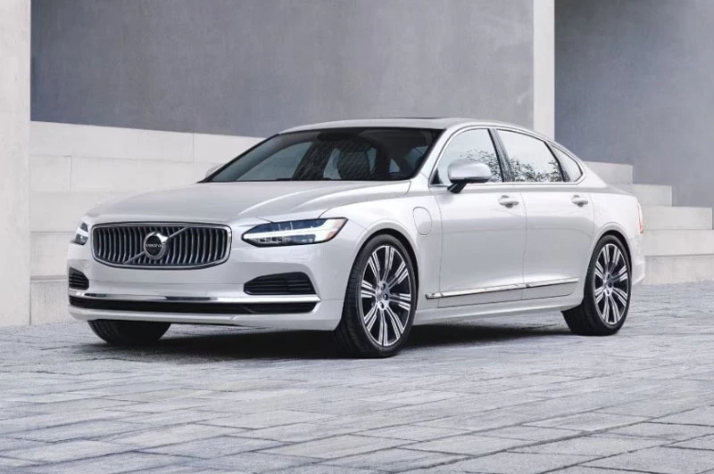 Volvo S90 Recharge.