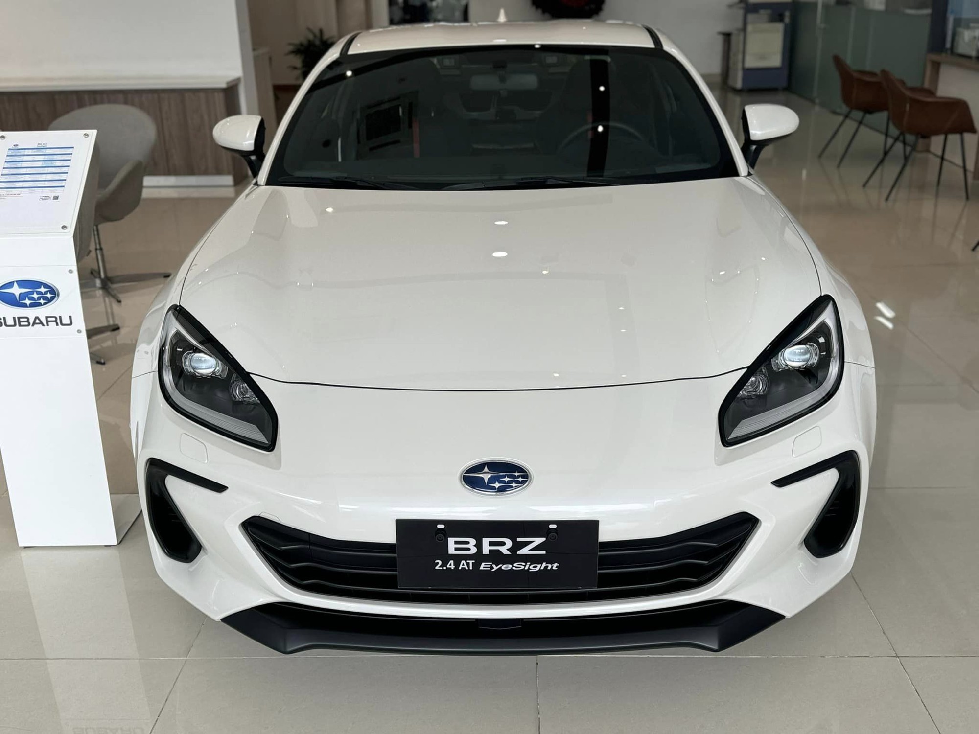 Lấy Subaru BRZ bây giờ tiết kiệm hơn 360 triệu so với người mua sớm: Giá giảm kỷ lục còn hơn 1,5 tỷ, bằng một nửa Z4- Ảnh 1.