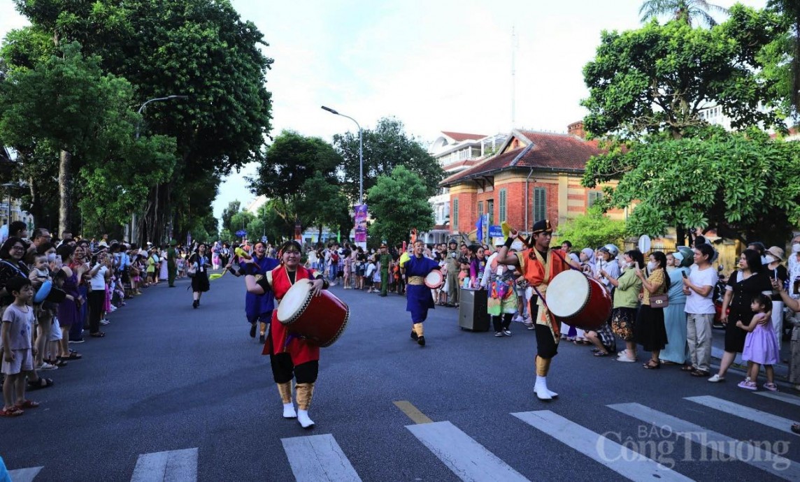 Lễ hội đường phố Festival Huế 2024: Nơi giao thoa các nền văn hoá thế giới