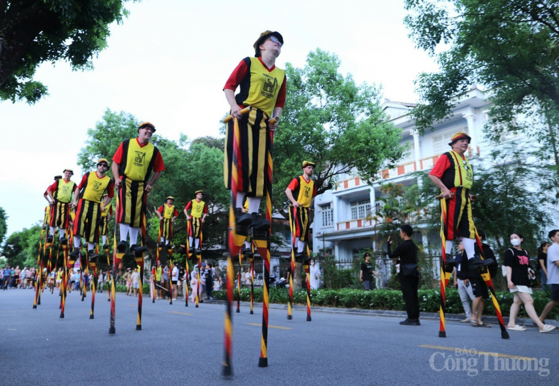 Lễ hội đường phố Festival Huế 2024: Nơi giao thoa các nền văn hoá thế giới