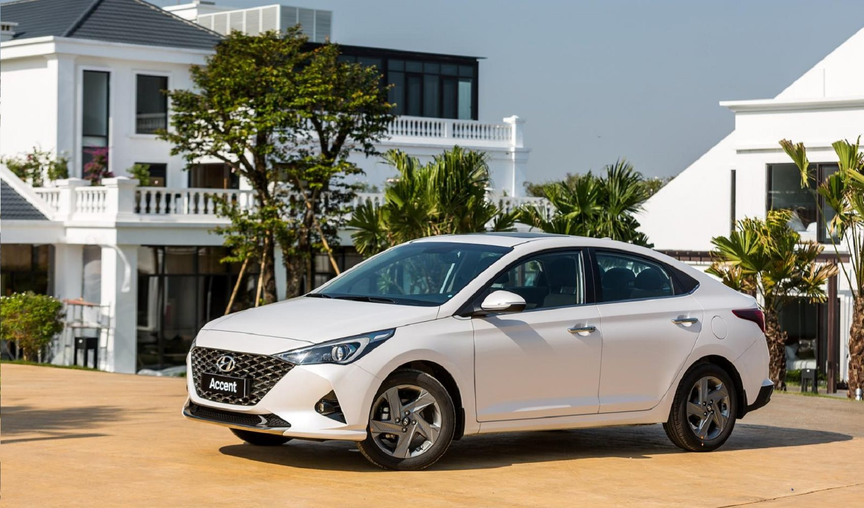 Sedan hạng B đồng loạt giảm đậm tới cả trăm triệu đồng: Hyundai Accent, Honda City... cùng dò đáy, có chiếc chỉ ngang xe hạng A- Ảnh 1.