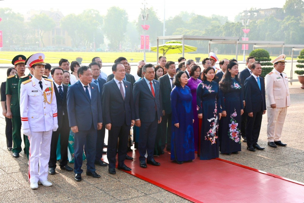 Lãnh đạo TP Hà Nội tưởng niệm Chủ tịch Hồ Chí Minh