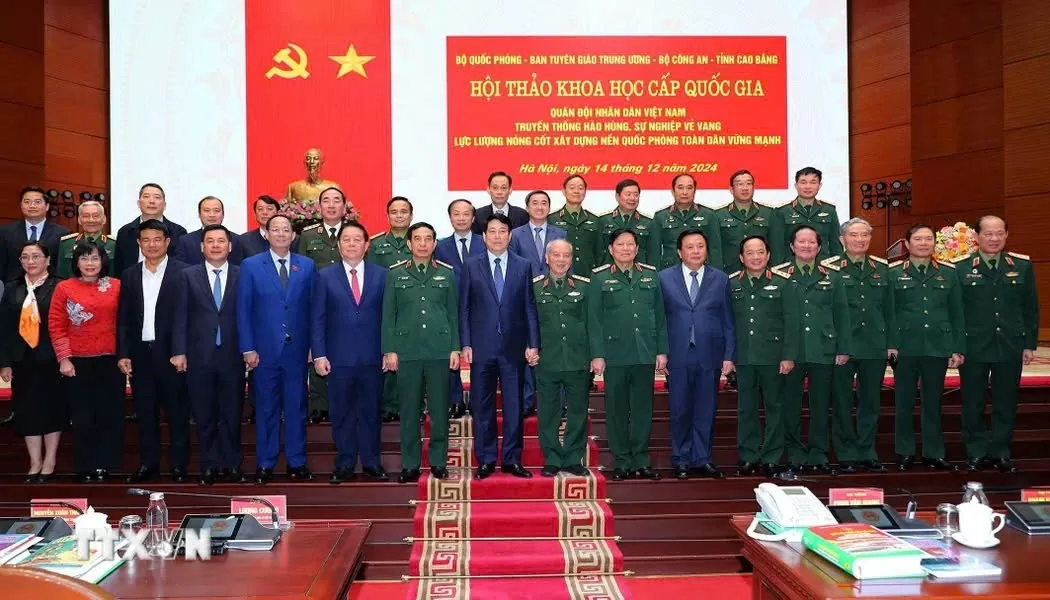 Quân đội nhân dân Việt Nam: Tỏa sáng phẩm chất “Bộ đội Cụ Hồ” trong thời kỳ mới Quân đội nhân dân Việt Nam: Tỏa sáng phẩm chất “Bộ đội Cụ Hồ” trong thời kỳ mới