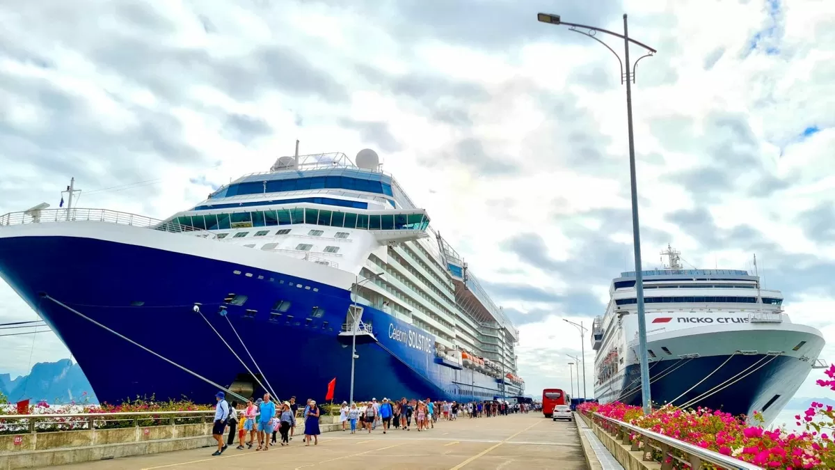 Du lịch Việt Nam phục hồi mạnh mẽ sau đại dịch, đón khoảng 17 triệu khách du lịch quốc tế Du lịch Việt Nam phục hồi mạnh mẽ sau đại dịch, đón khoảng 17 triệu khách du lịch quốc tế