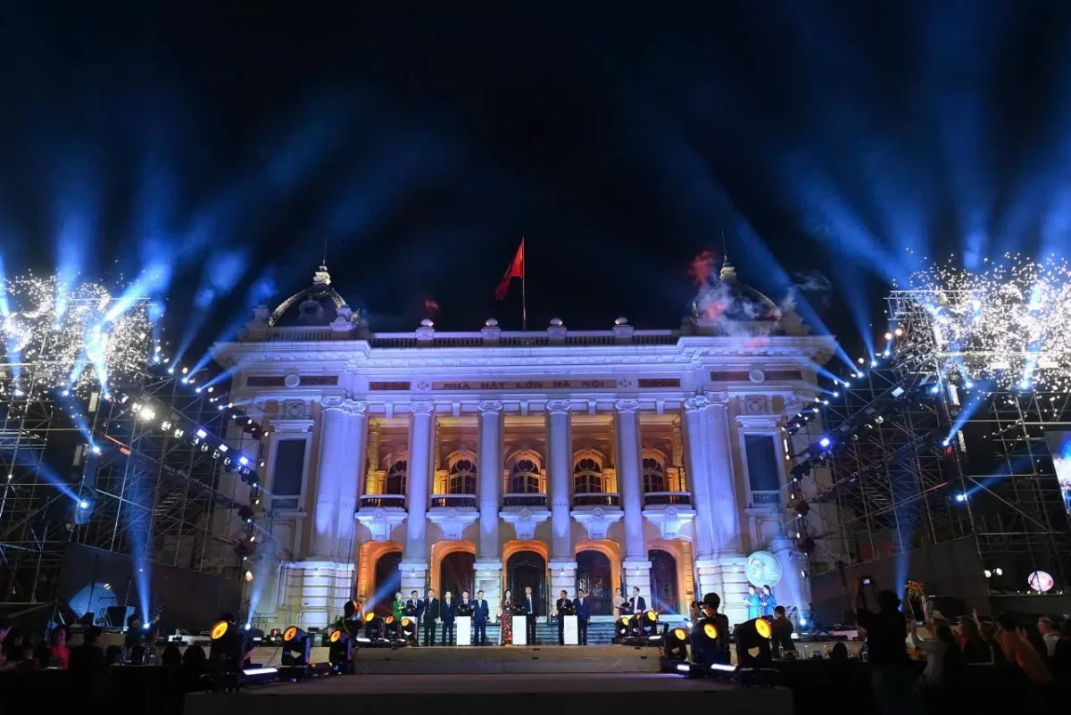 Công nghiệp văn hóa đột phá với các chương trình có tầm vóc, sức thu hút và hiệu ứng xã hội lớn Công nghiệp văn hóa đột phá với các chương trình có tầm vóc, sức thu hút và hiệu ứng xã hội lớn