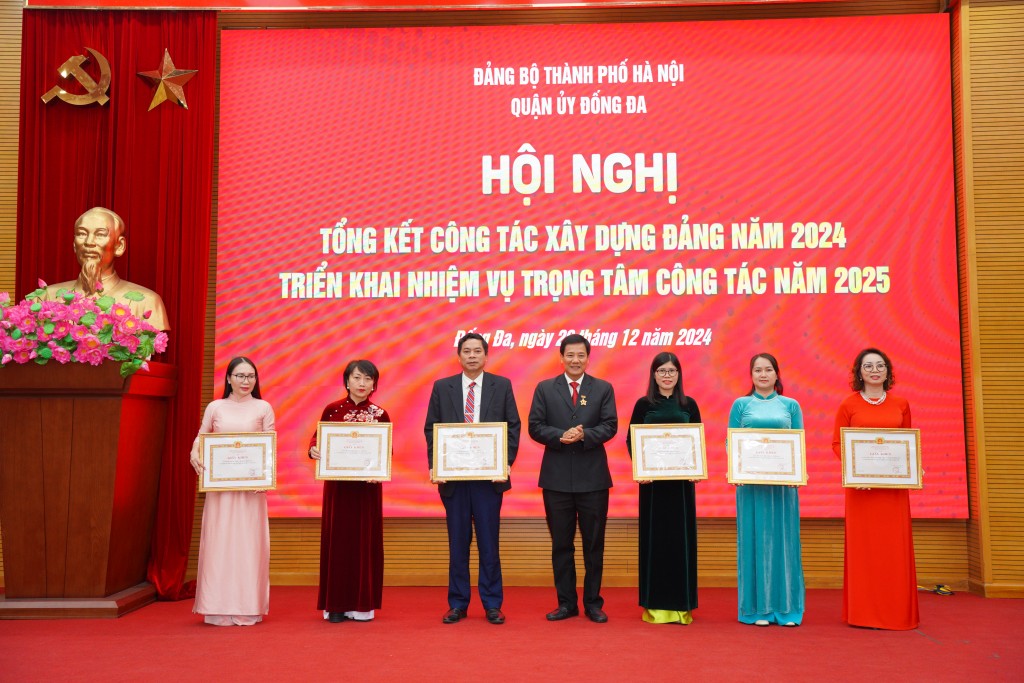 7 tập thể có thành tích xuất sắc trong công tác dân vận năm 2024 được giấy khen