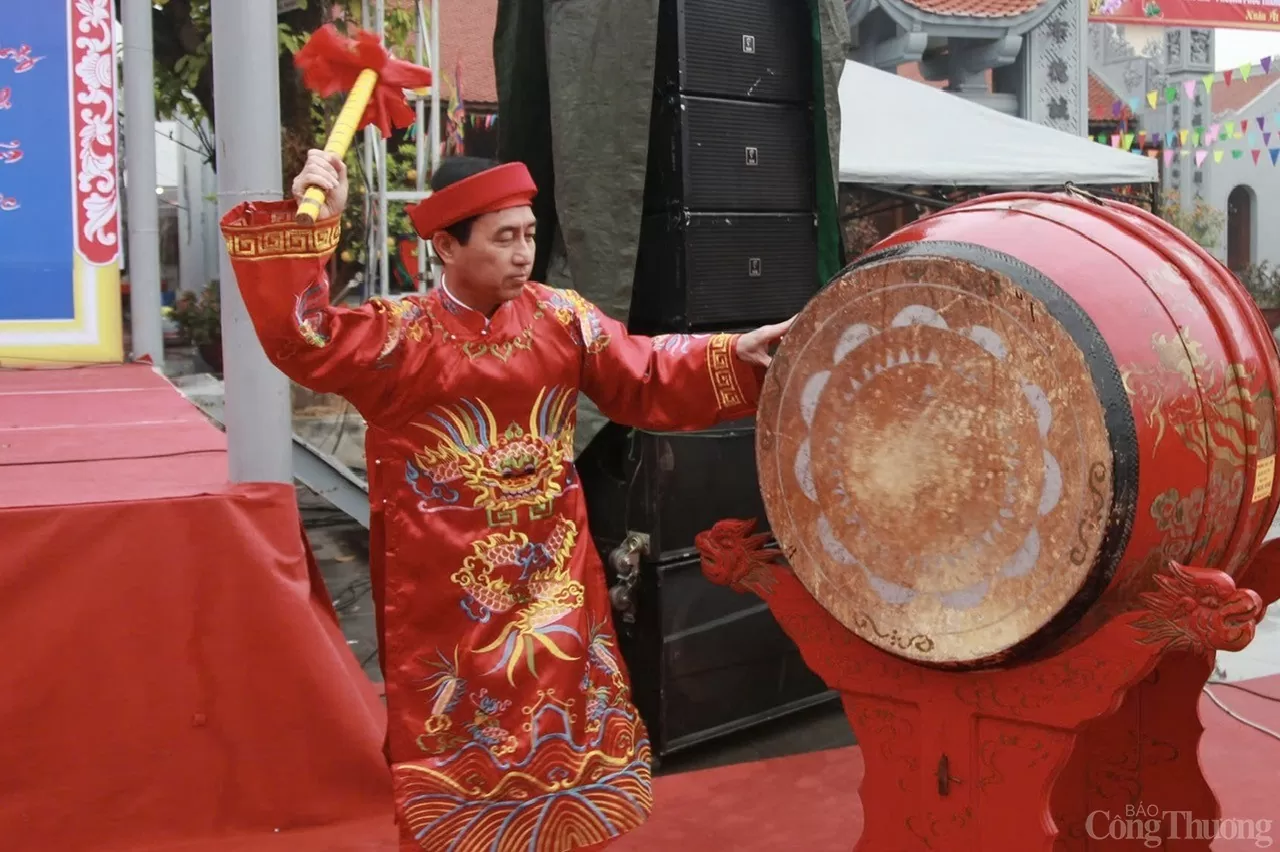 Vĩnh Phúc: Đặc sắc lễ hội đền Ngô Tướng Công Vĩnh Phúc: Đặc sắc lễ hội đền Ngô Tướng Công