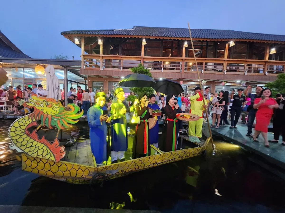 Hát quan họ trên thuyền Hát quan họ trên thuyền