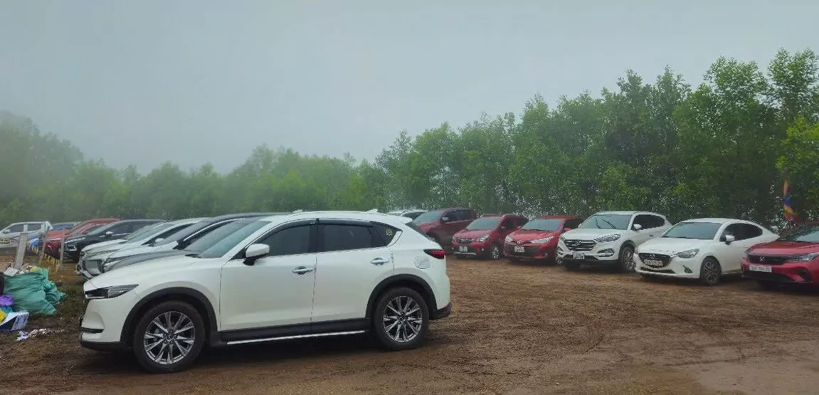 Hàng nghìn du khách đổ về Am Tiên ngày “mở cổng trời” Hàng nghìn du khách đổ về Am Tiên ngày “mở cổng trời”