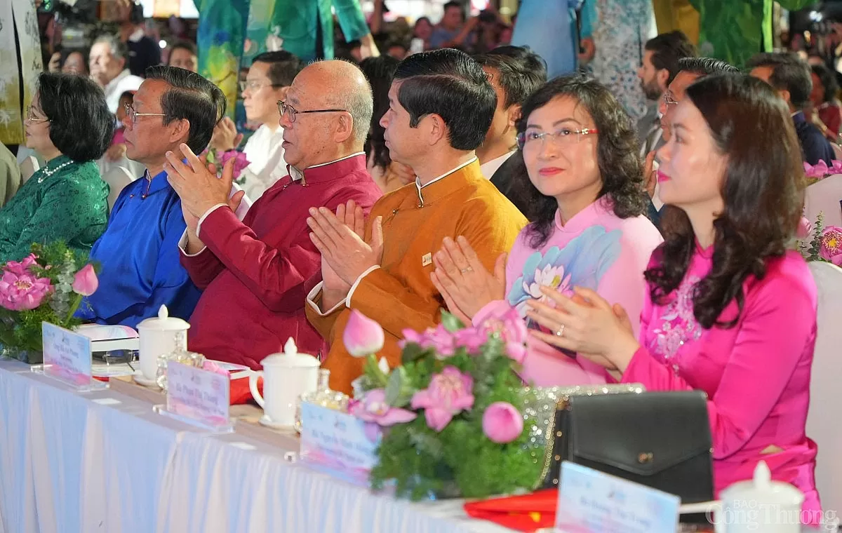 Mãn nhãn khai mạc Lễ hội Áo dài TP. Hồ Chí Minh