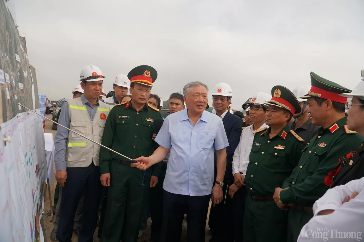 Phó Thủ tướng Nguyễn Hòa Bình yêu cầu các đơn vị liên quan phối hợp, khẩn trương giải quyết vấn đề vật liệu đá cho dự án cao tốc Hòa Liên - Túy Loan