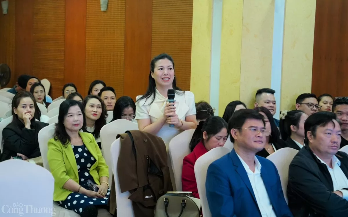 Đại diện các doanh nghiệp thảo luận sôi nổi tại hội nghị