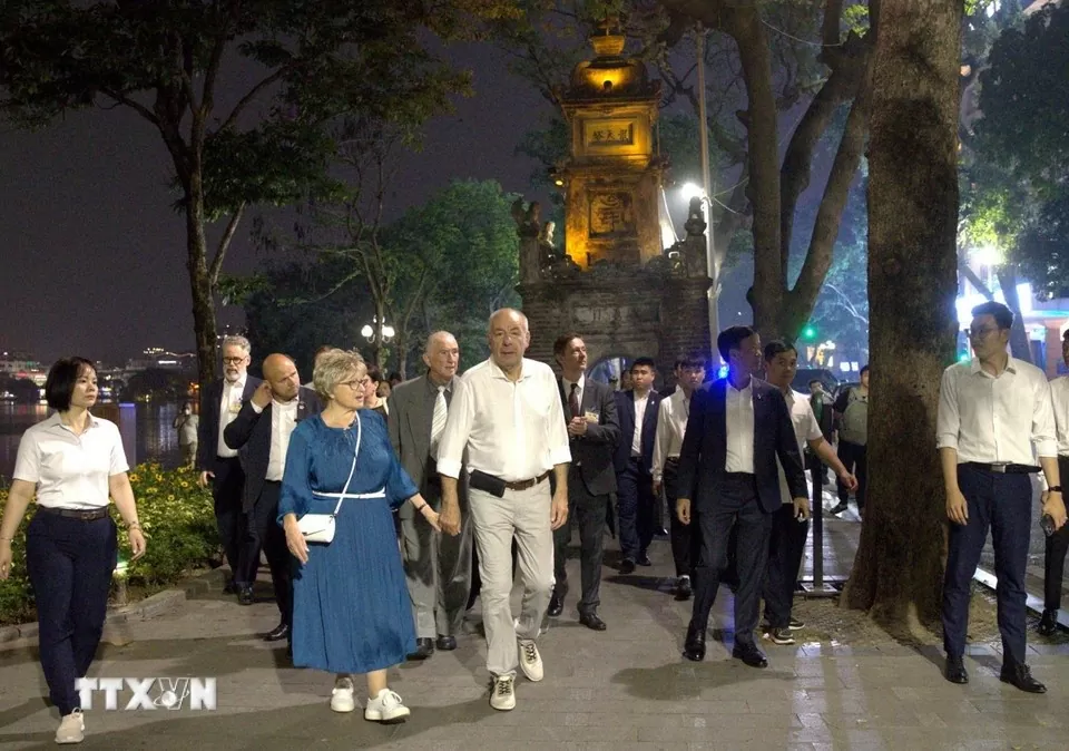 Chủ tịch nước Lương Cường chủ trì lễ đón Tổng thống Hungary