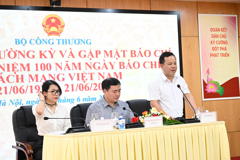 Bộ Công Thương tổ chức họp báo thường kỳ và kỷ niệm 100 năm Báo chí cách mạng Việt Nam. Ảnh: Cấn Dũng