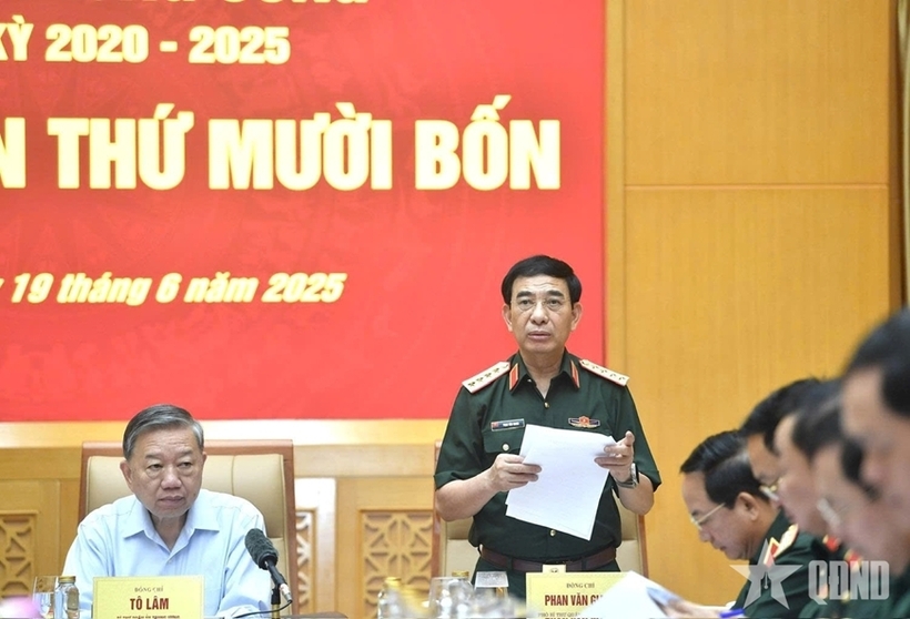 Đại tướng Phan Văn Giang phát biểu tại Hội nghị. Ảnh: QĐND