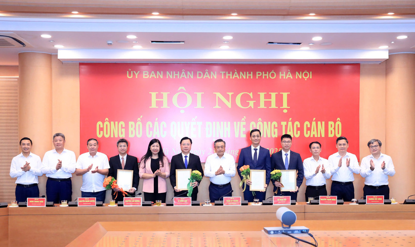 Hà Nội công bố các quyết định về công tác cán bộ. Ảnh: Linh Phạm