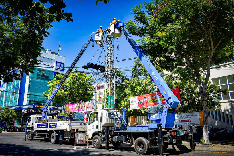 EVNCPC nỗ lực thực hiện các giải pháp cung ứng điện mùa nắng nóng (Ảnh: Vũ Lê)